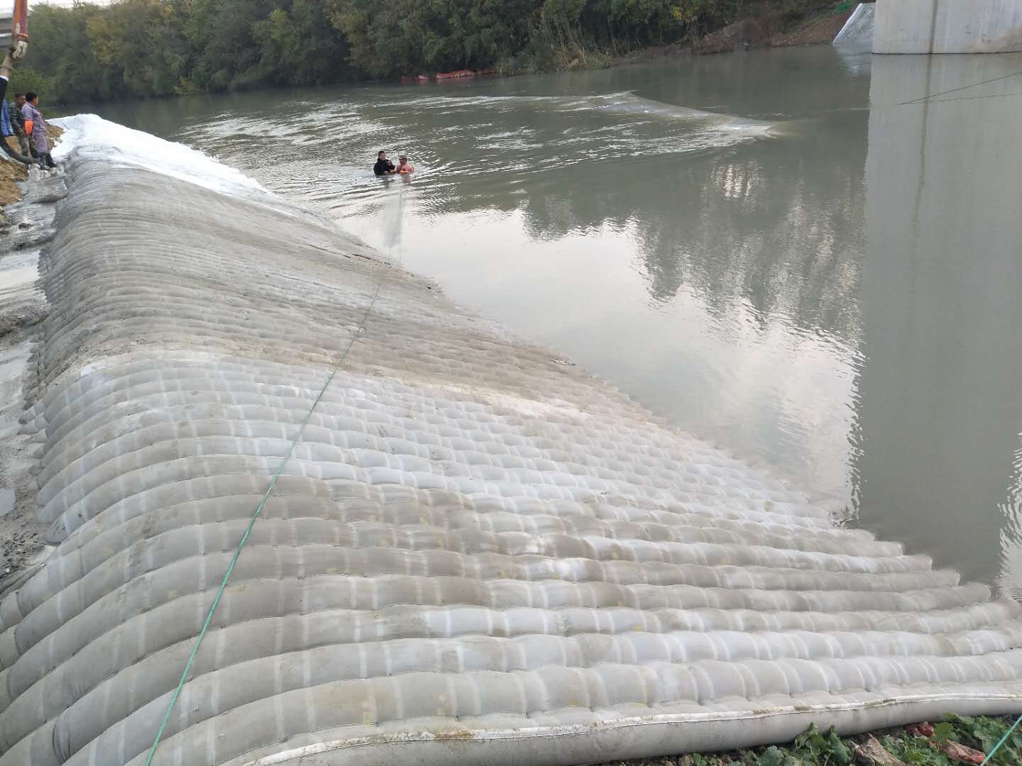 水下模袋護坡